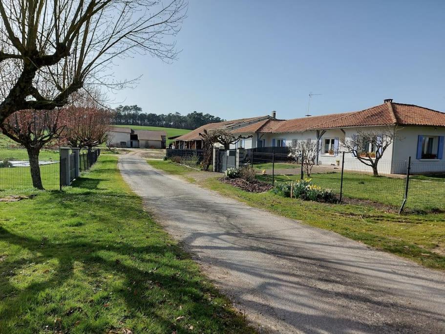 Au Coeur De La Nature Les Cocottes Saint-Vincent-Jalmoutiers Eksteriør billede